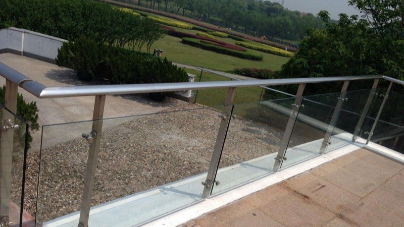 不銹鋼玻璃扶手欄桿 不銹鋼玻璃扶手欄桿